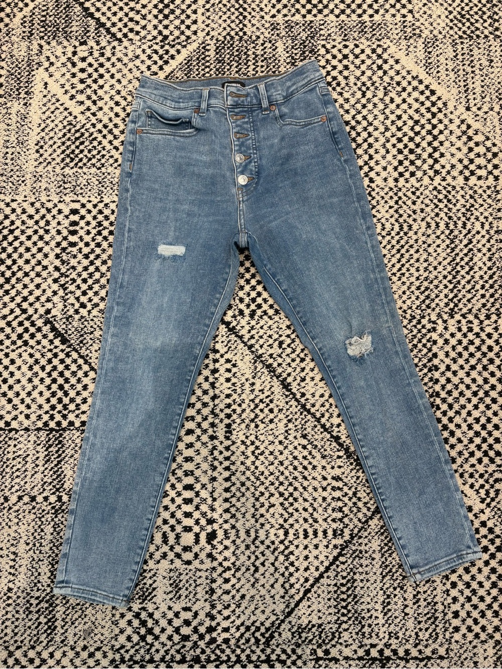 Express High-Rise Skinny Jeans in Light Blue with Distressed Knees